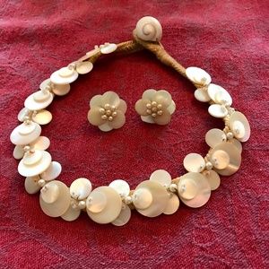 Mother-of-Pearl Hemp Necklace w Matching Earrings